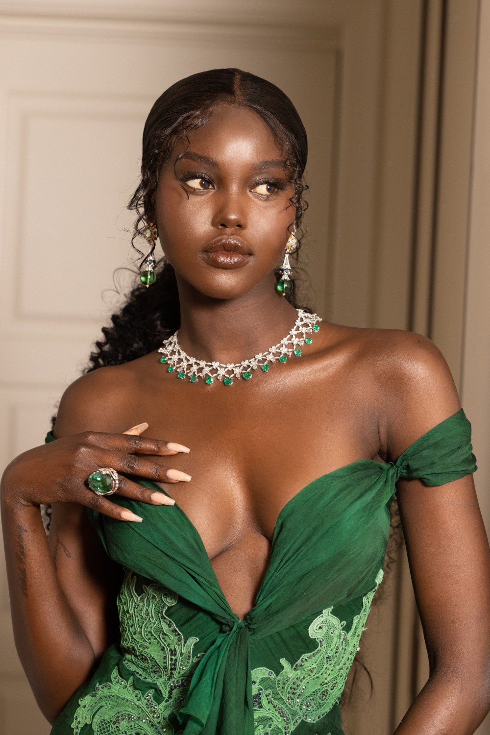 Adut Akech Met Gala BTS2 min