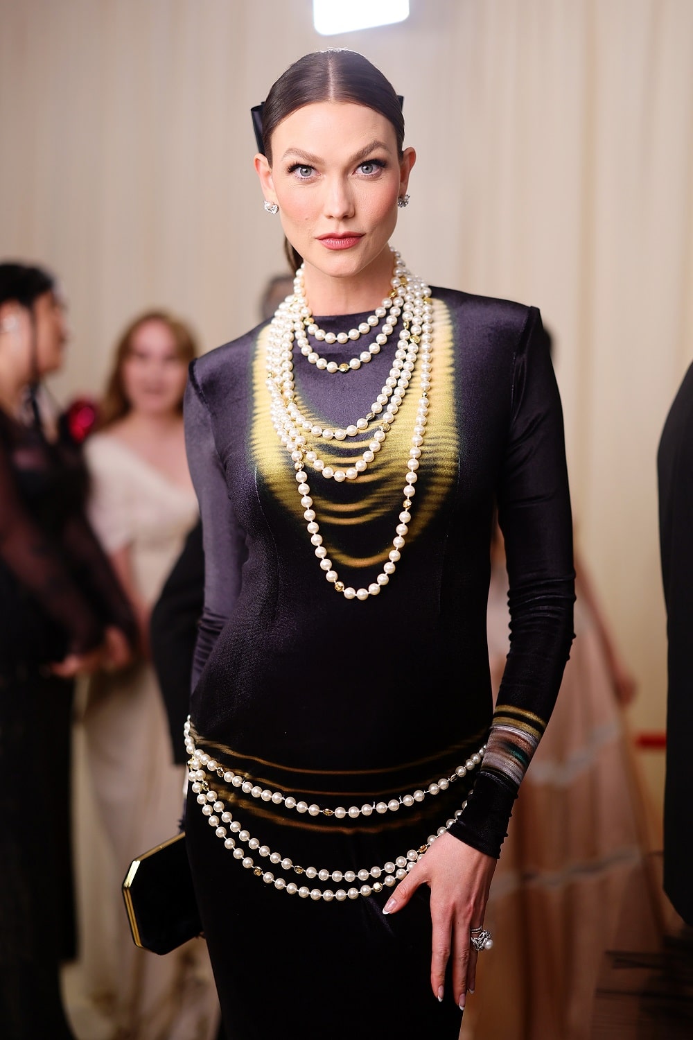Karlie Beauty Look min