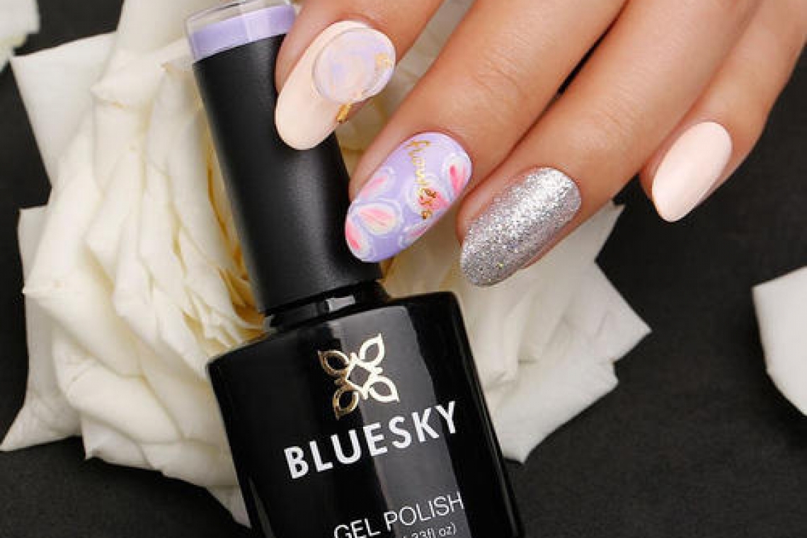 Η Bluesky προσφέρει περισσότερα από 1.000 χρώματα Gel Polish