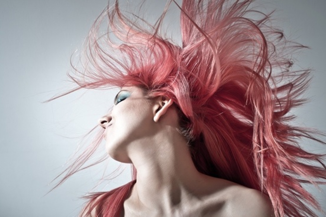 Haircare C Line της Revitacare: Η λύση στο αιώνιο πρόβλημα των ξηρών και αδύναμων μαλλιών