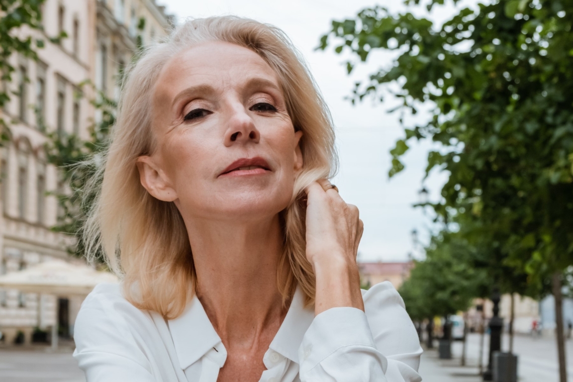 Τεχνική microblading σε πελάτισσες με ώριμο δέρμα