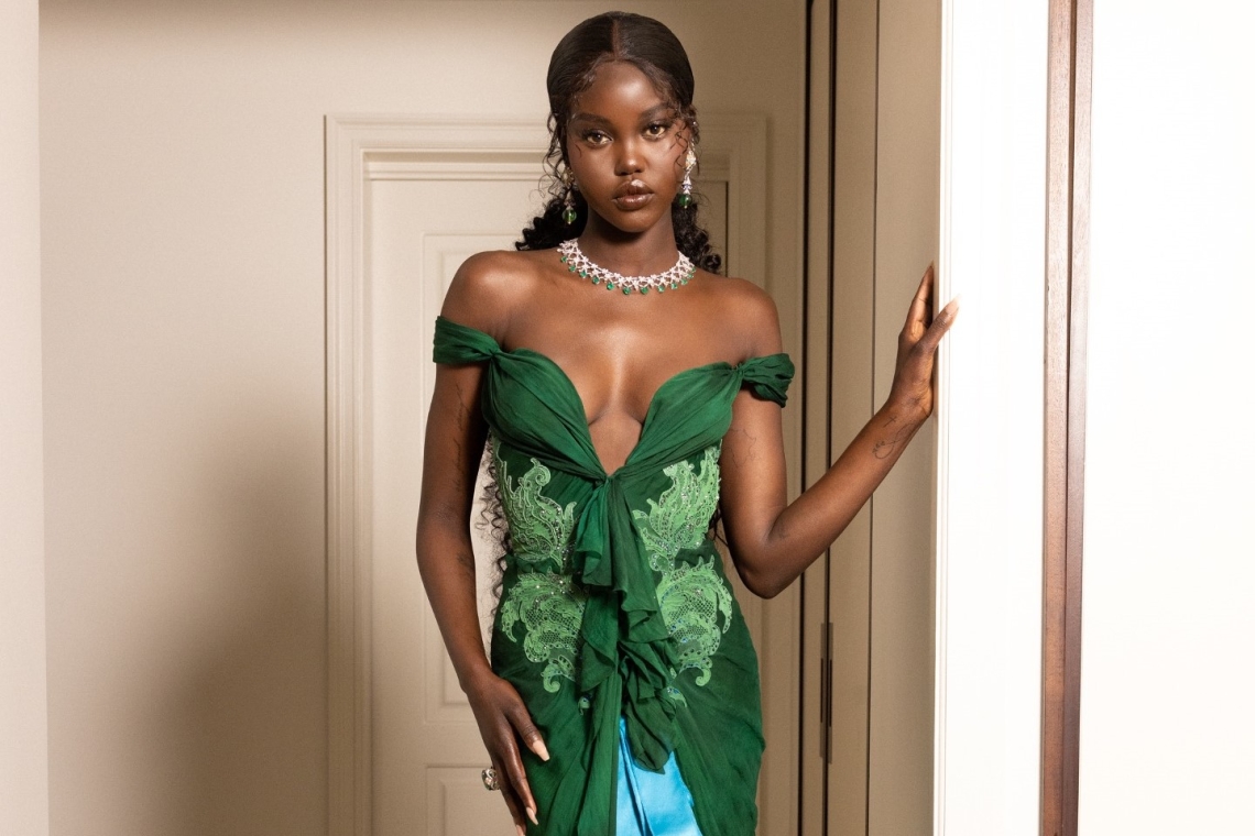 Η Estée Lauder αποτυπώνει την Gilded Glamour θεματική του Met Gala 2022