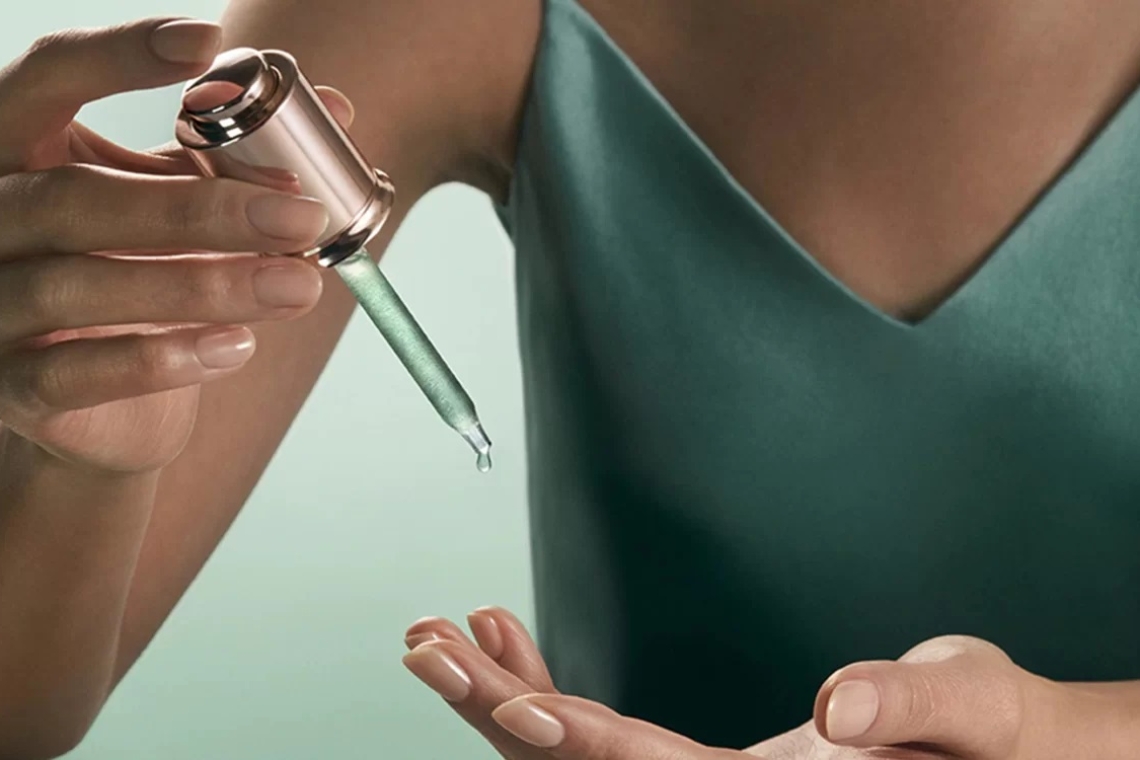 Η ομορφιά πίσω από το νέο Micro Peel της La Mer