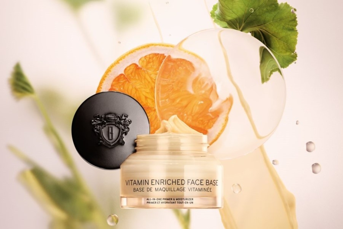H Bobbi Brown παρουσιάζει την 1# Vitamin Enriched Face Base