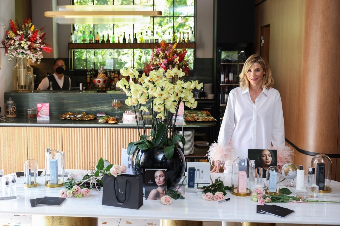 Η Chrysallis Proderma παρουσιάζει τα προϊόντα RevitaLash Cosmetics και το 2022 Pink Program
