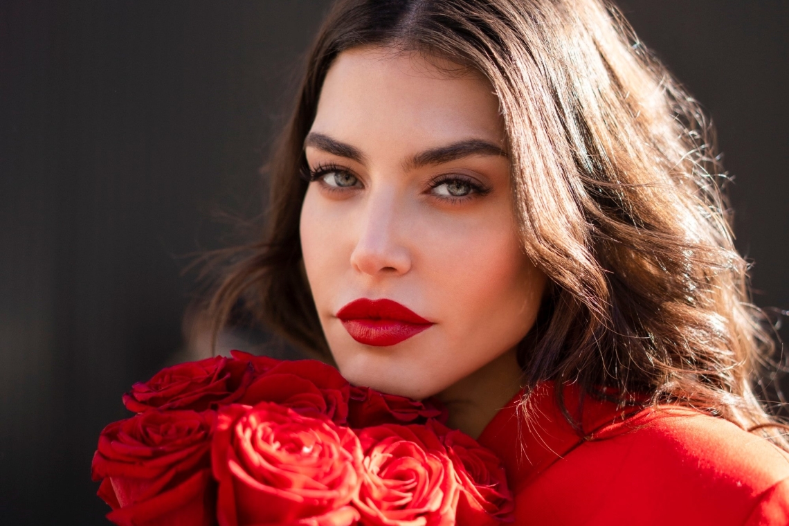 Σαγηνευτικά, κατακόκκινα χείλη με το 08 Passion Red της ID Concept beauty