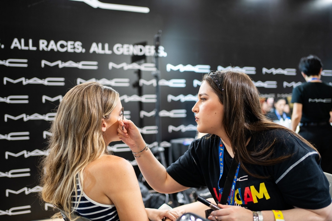 Η MAC έδωσε για ακόμα μια χρονιά το παρόν στο backstage των Mad Videos Music Awards 2023