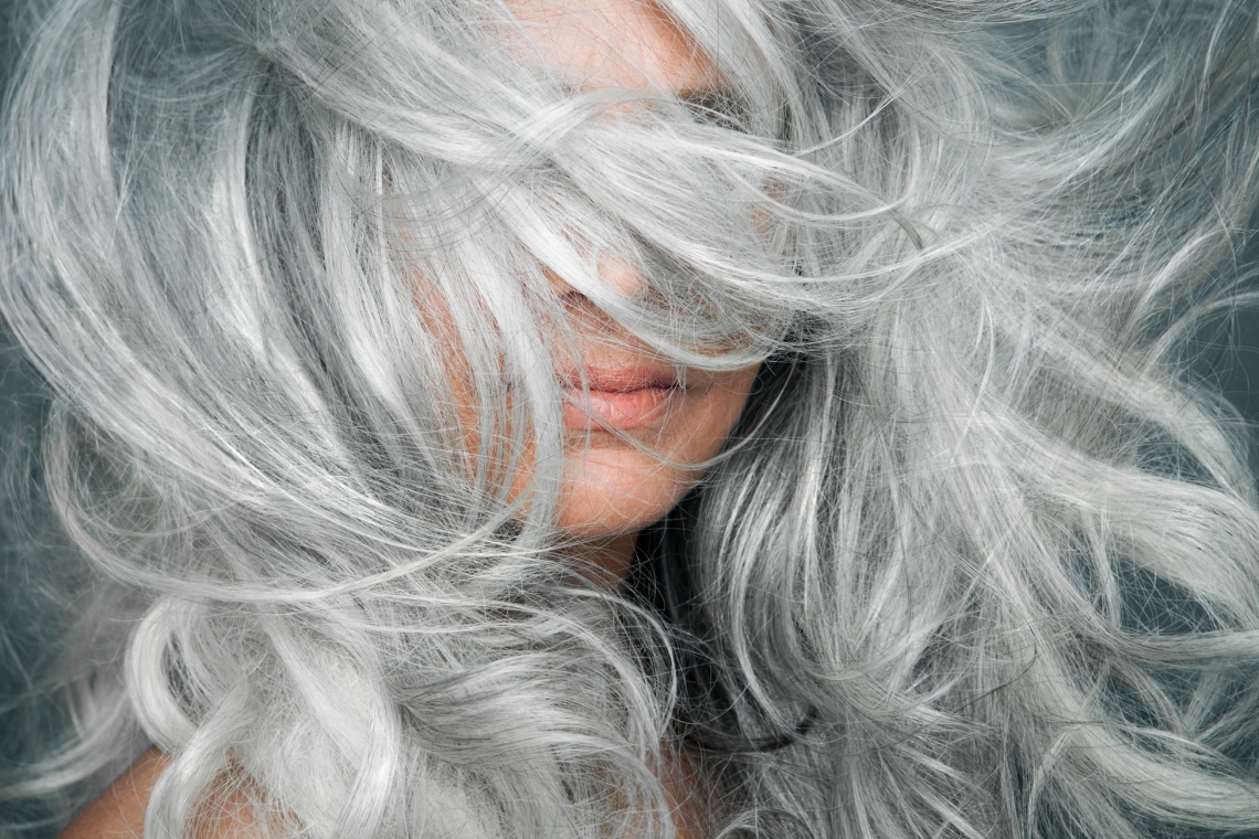 White Hair: Εμποδίστε την ανάπτυξη λευκών και γκρίζων τριχών με την καινοτομία της Labo