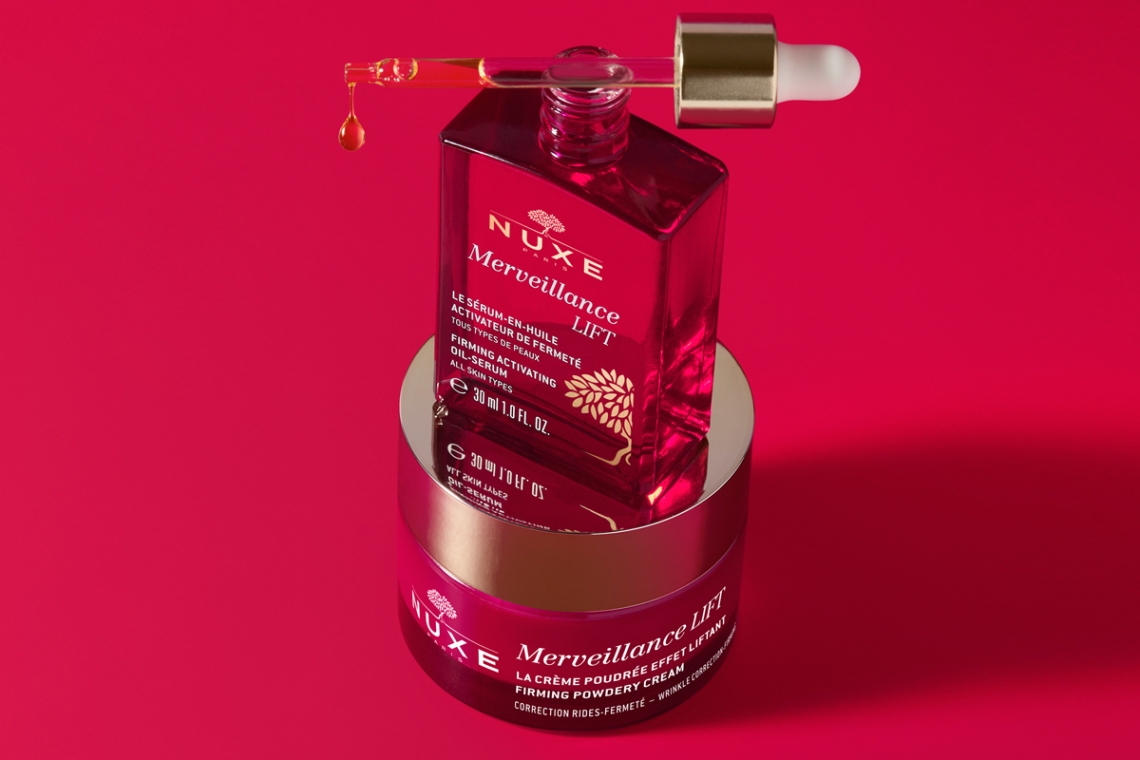Νέα Merveillance lift Glow εμπλουτισμένη με έλαιο από μικροφύκη